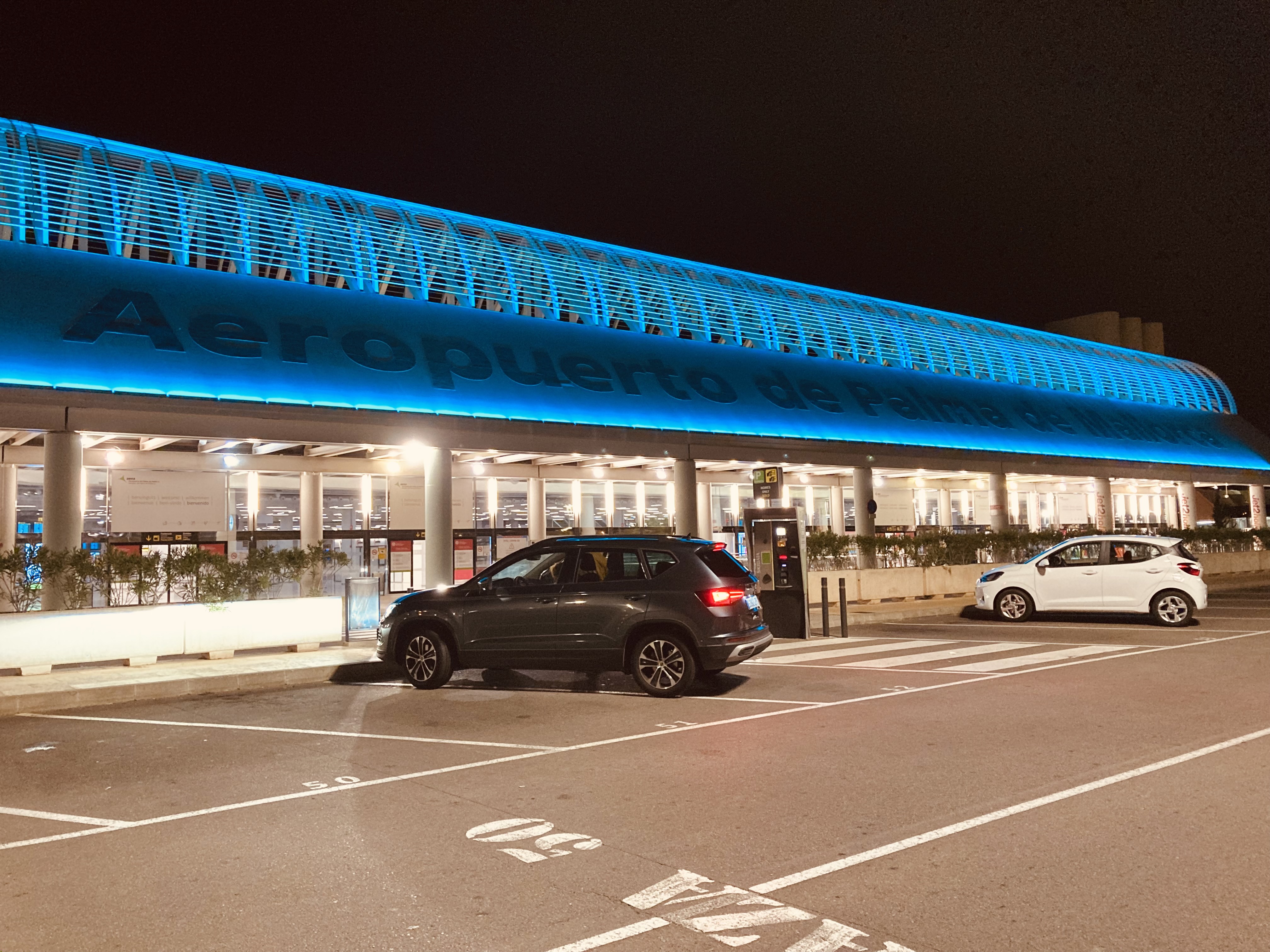 Flughafen Mallorca macht blau