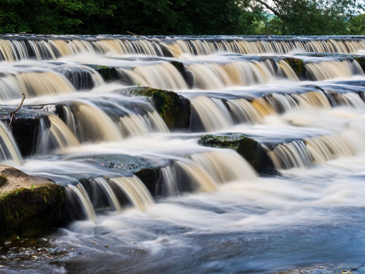 Fluss Barriere Wehr