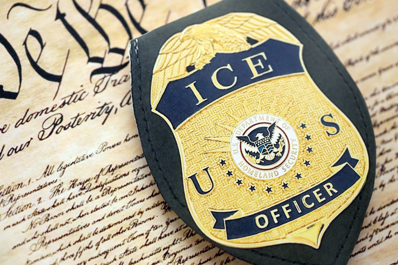 Schüsse der “ICE” auf einen venezolanischen Migranten