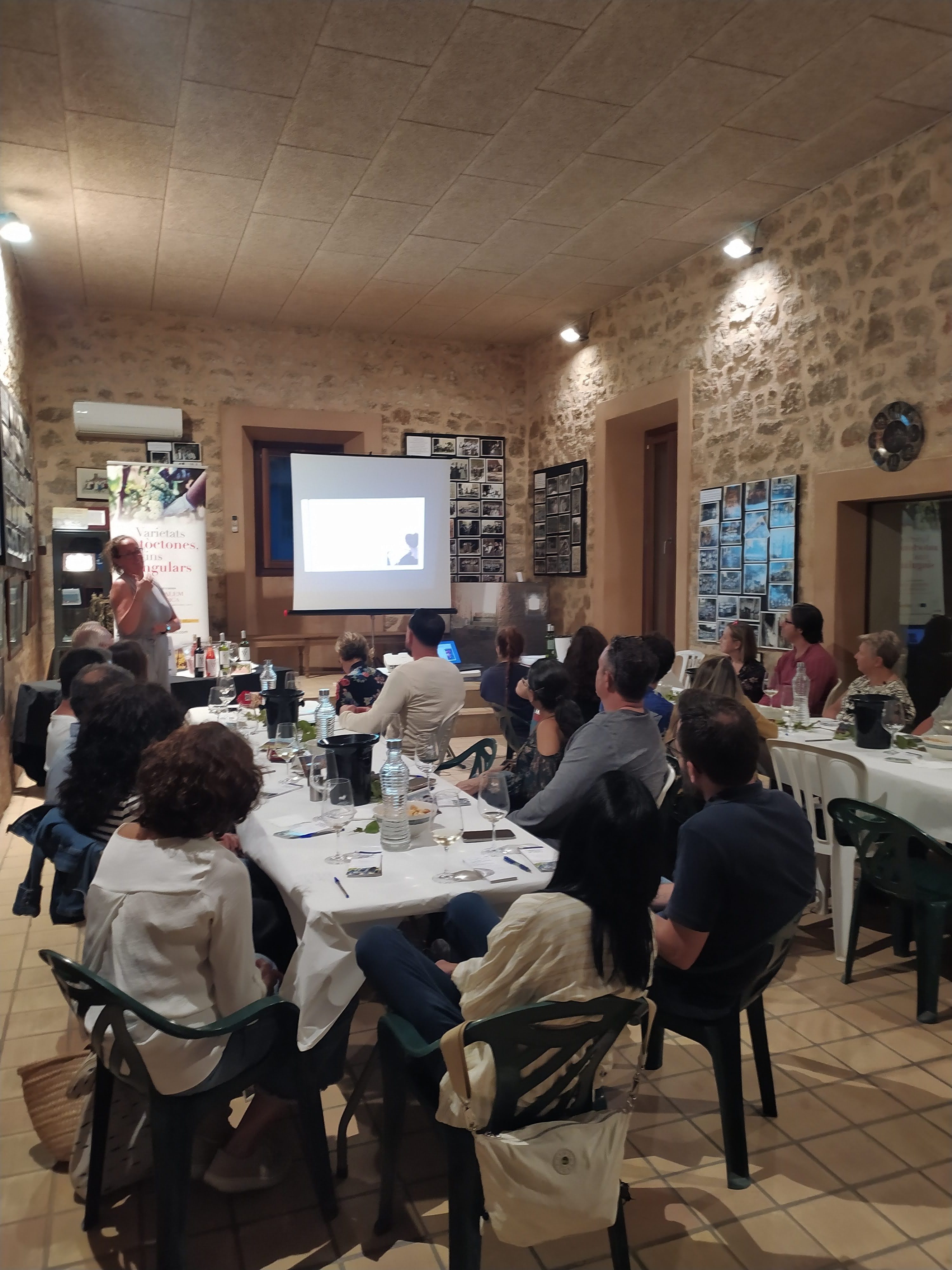 Neue Ausgabe von „Die Aromen des Weins der DO Binissalem“ Die Aromen des Weins der DO Binissalem