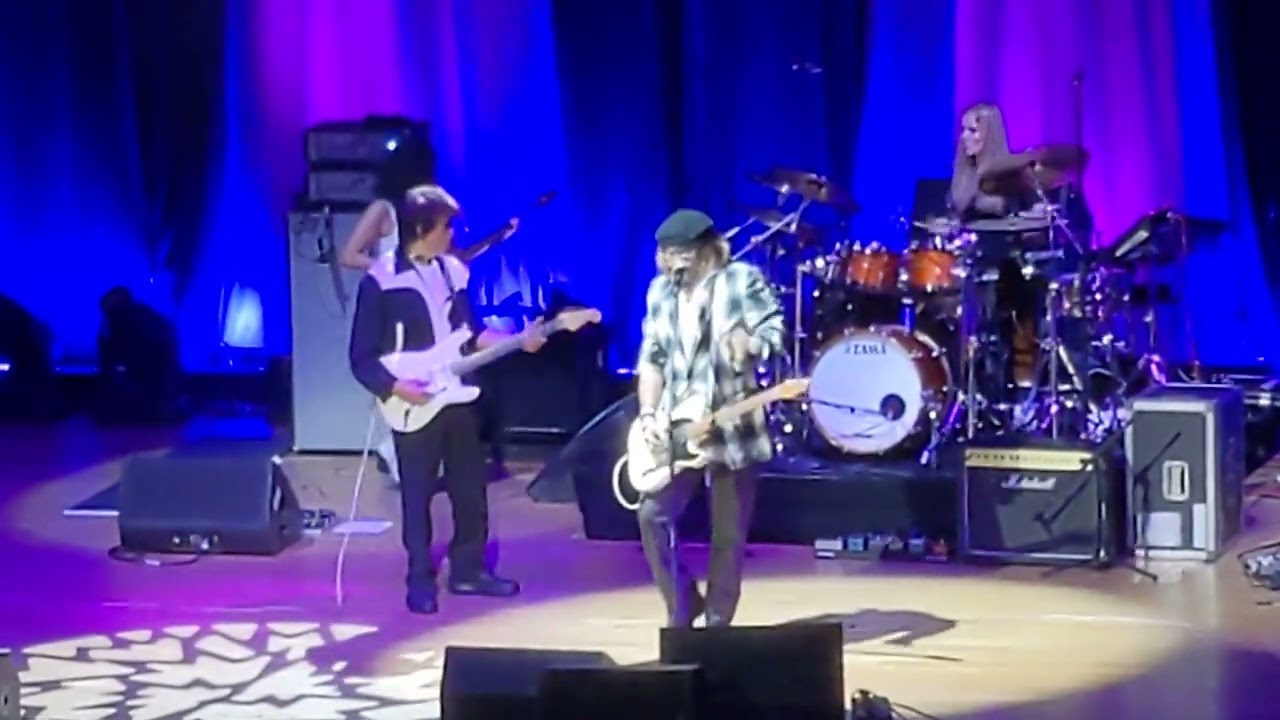 Jeff Beck, Johnny Depp, Anika Nilles, Rhonda Smith