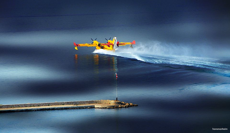 Löschflugzeug im Einsatz auf Mallorca