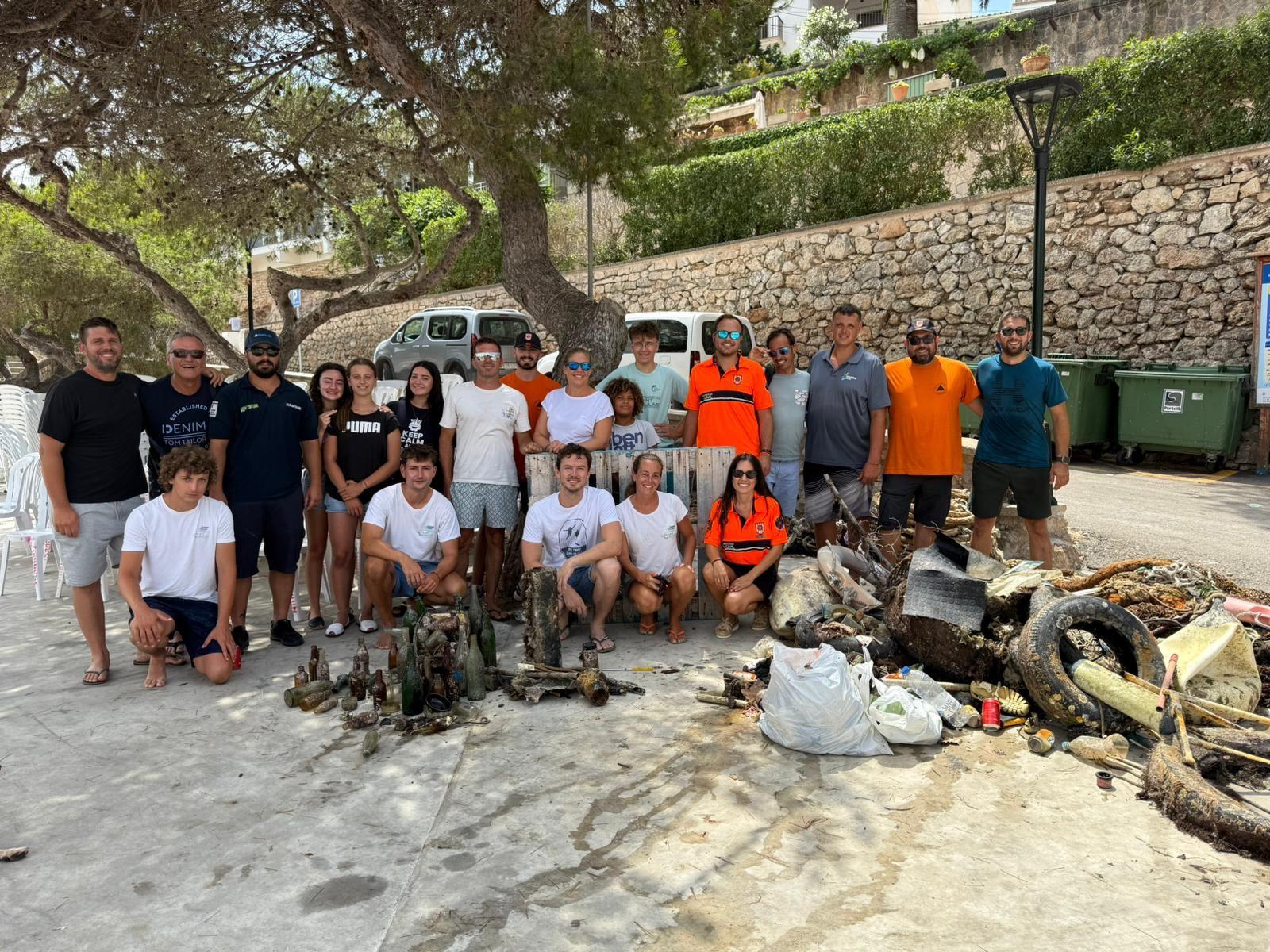 Meer dan een halve ton afval verwijderd uit Cala Figuera