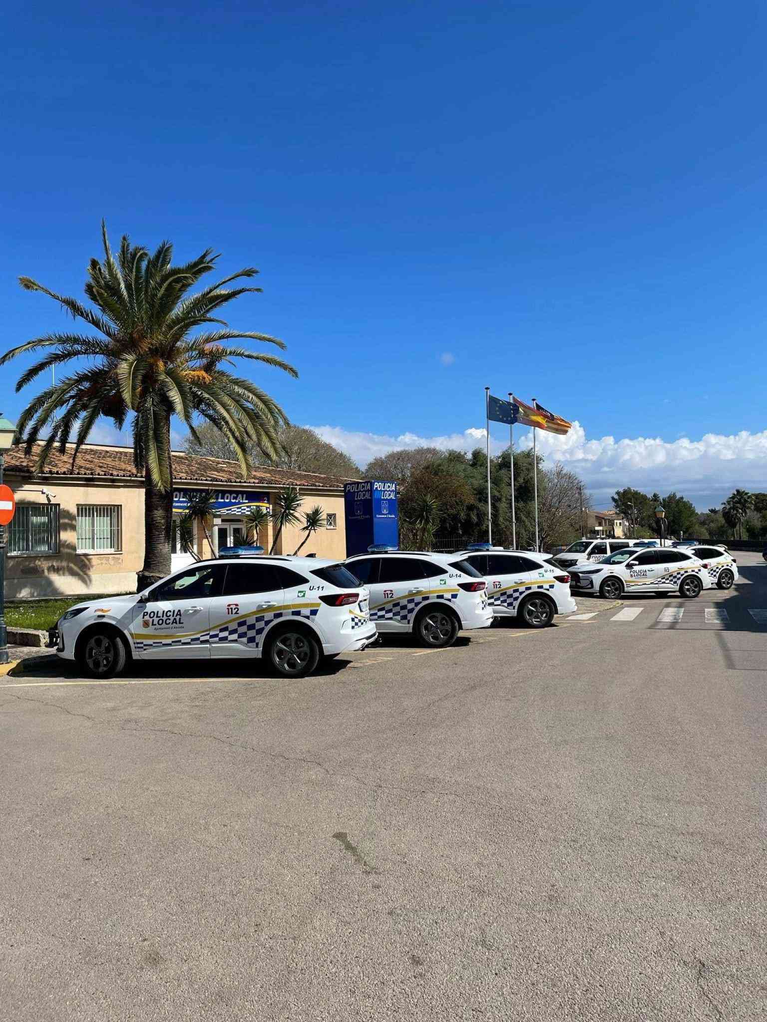 Meer controles op het strand van Alcúdia tegen illegale straatverkoop
