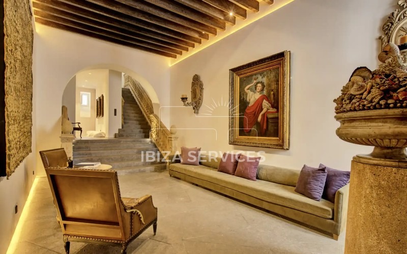 Historischer Palast in Ibizas Stadtteil La Marina zu kaufen Historischer Palast in Ibizas Stadtteil La Marina zu kaufen