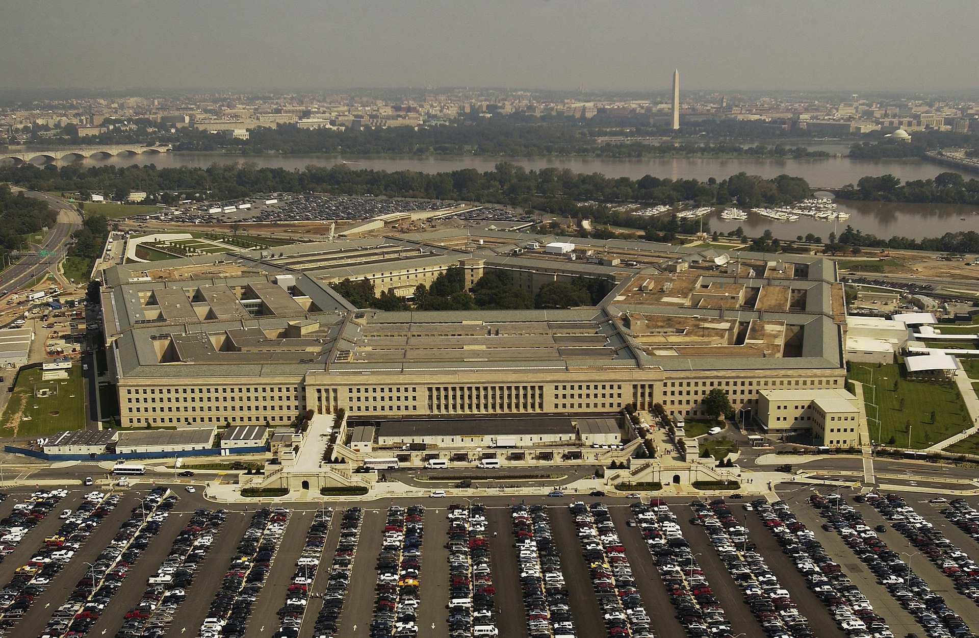 Weiterer Berater des Pentagon entlassen Weiterer Berater des Pentagon entlassen