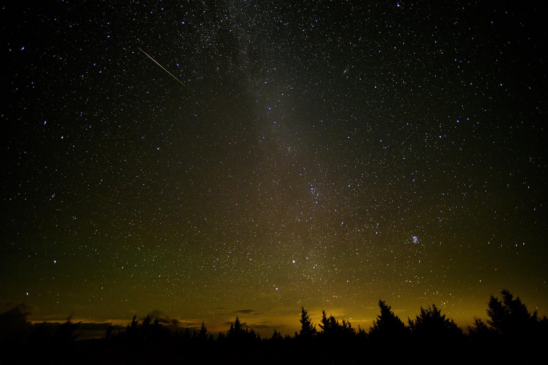Meteor Milchstraße Himmel Perseiden Meteorregen