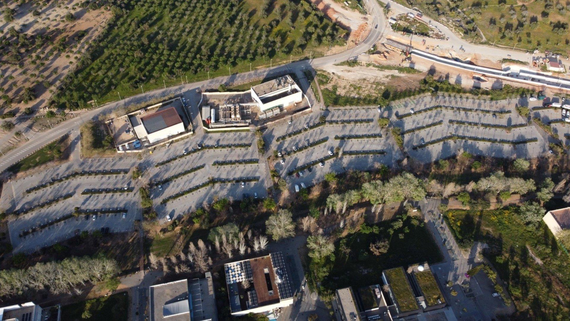 Photovoltaikanlage auf Parkplätzen des Parc Bit