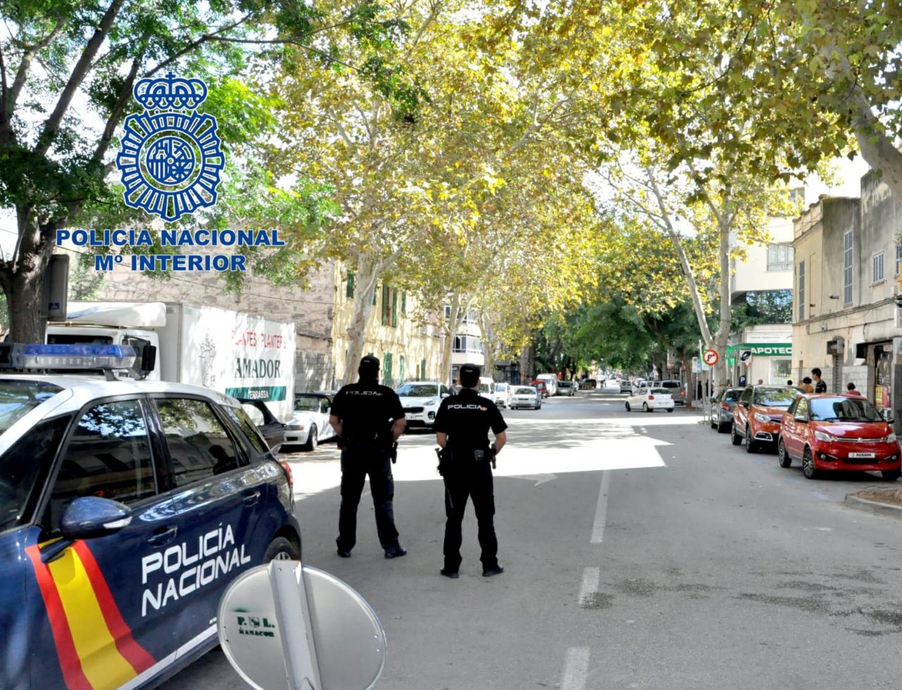 Ständige Polizeipräsenz auf der Plaza España in Palma?