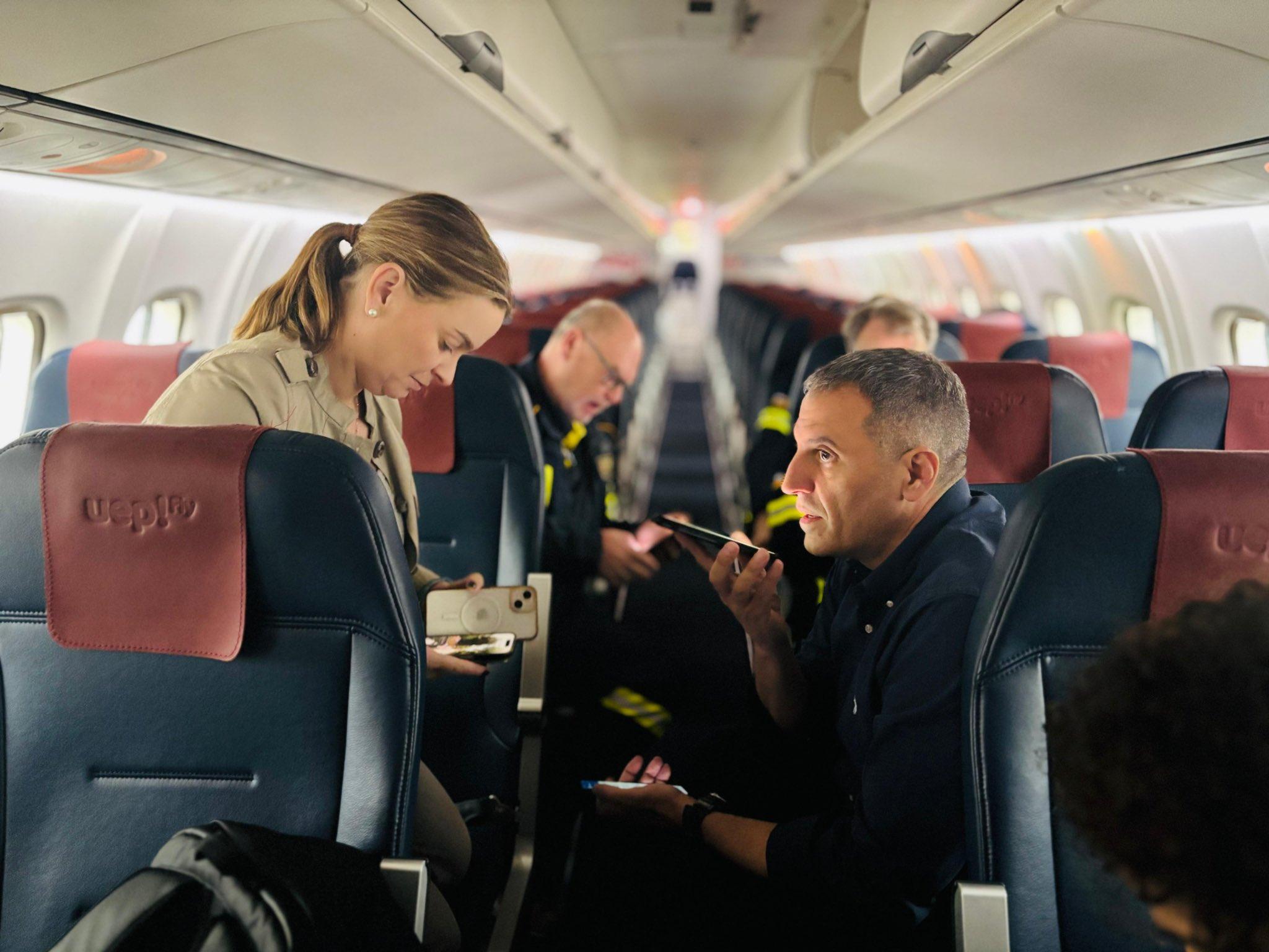 Prohens koordiniert Sitzung des technischen Ausschusses aus dem Flugzeug