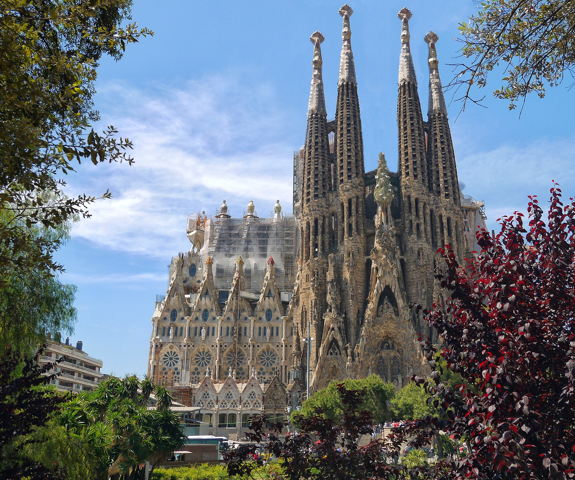 Neuer 6.200 m² großer Platz der Sagrada Família in Barcelona