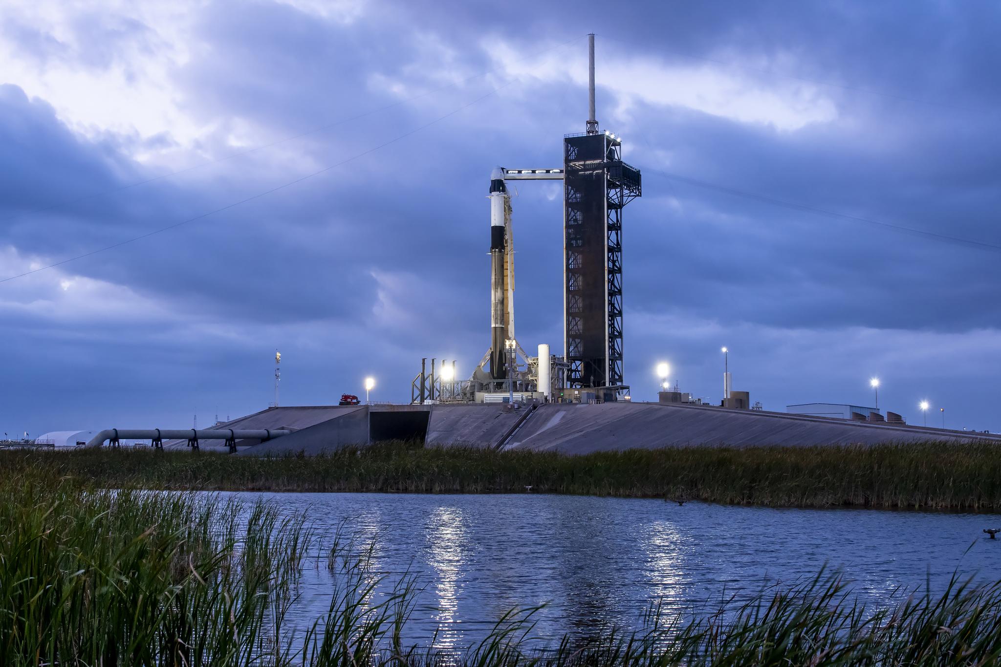 Space X beendet erste private Mission über den Polen