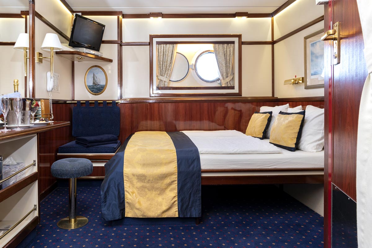 Auf dem Viermaster von Malta über Mallorca nach Malaga Auf dem Viermaster von Malta nach Malaga