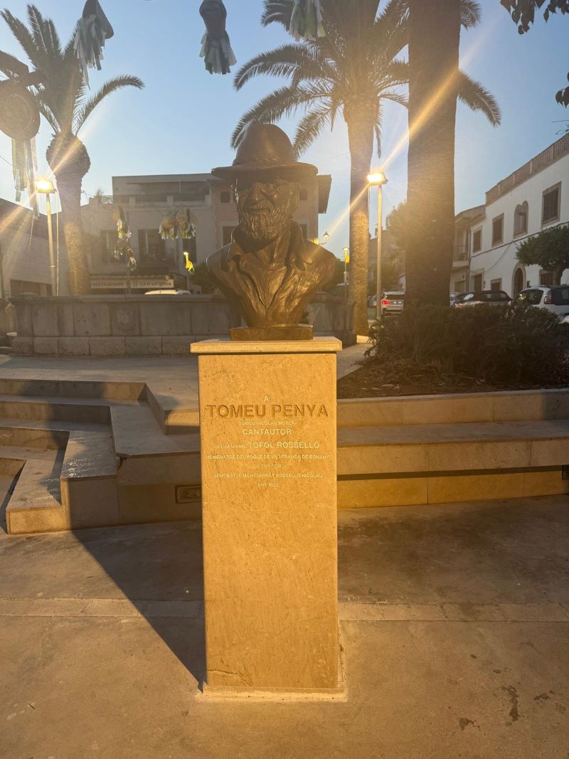 Vilafranca de Bonany: Melonenfest und kulturelle Würdigung Tomeu Penya Büste