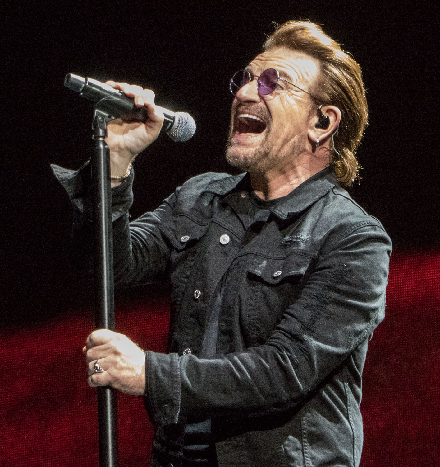 Bono spreekt van “afschuw” over het “morele falen”