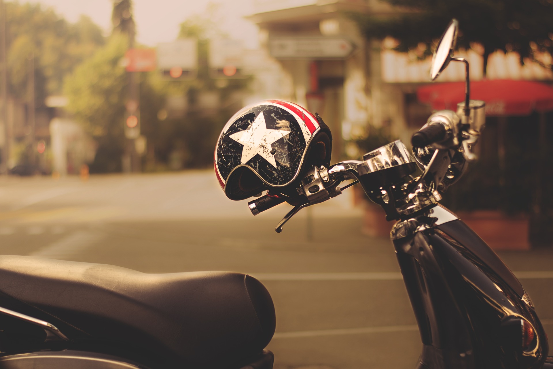 Strengere Vorschriften für Motorradhelme