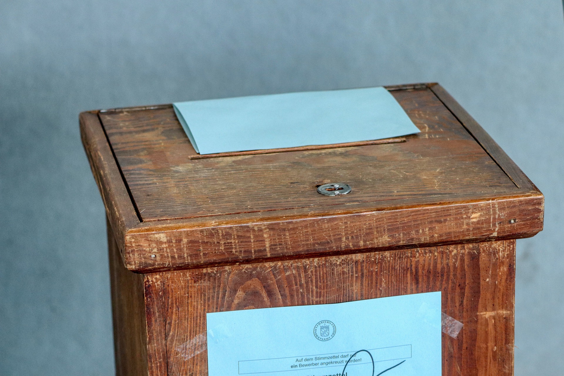 PSOE fordert 30.000 ungültige Stimmen zu überprüfen