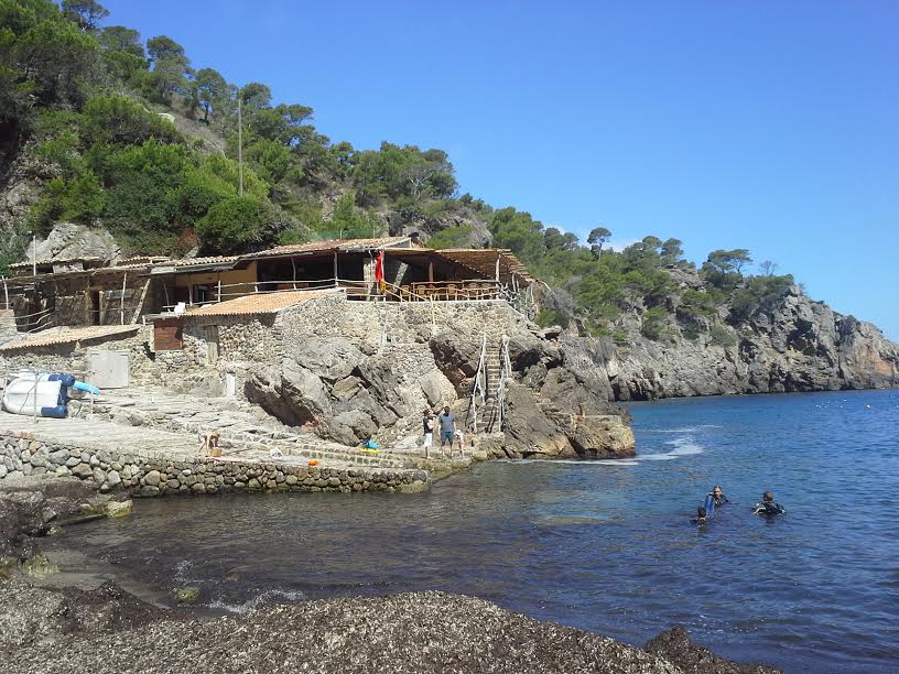 Bar in Cala Deià verstößt gegen die Küstenschutzbestimmungen Bar in Cala Deià verstößt gegen die Küstenschutzbestimmungen