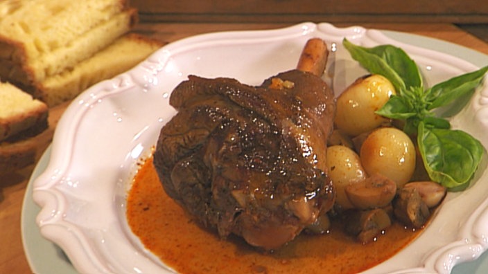 Lamm in Rotwein-Zwiebelsauce