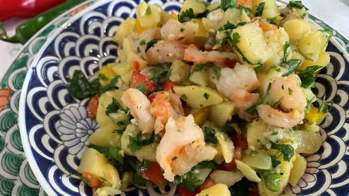 Kartoffelsalat mit Garnelen und Thai-Vinaigrette