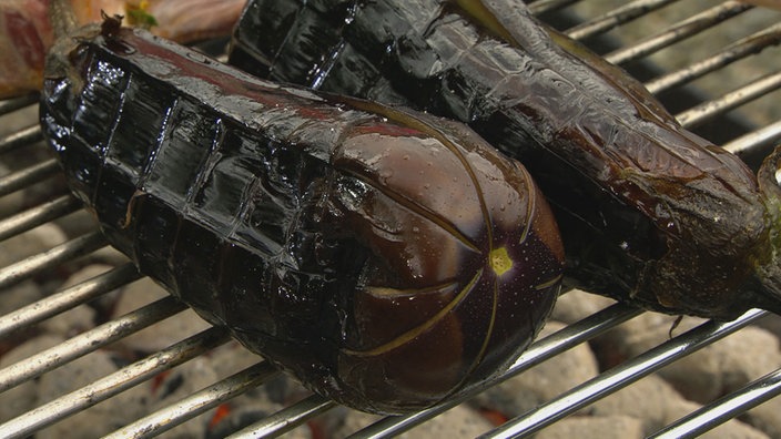Auberginen vom Grill nach Thai-Art