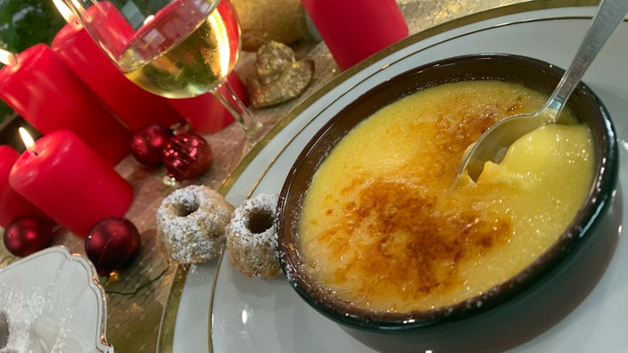 Sternanisduftende Crème Brûlée